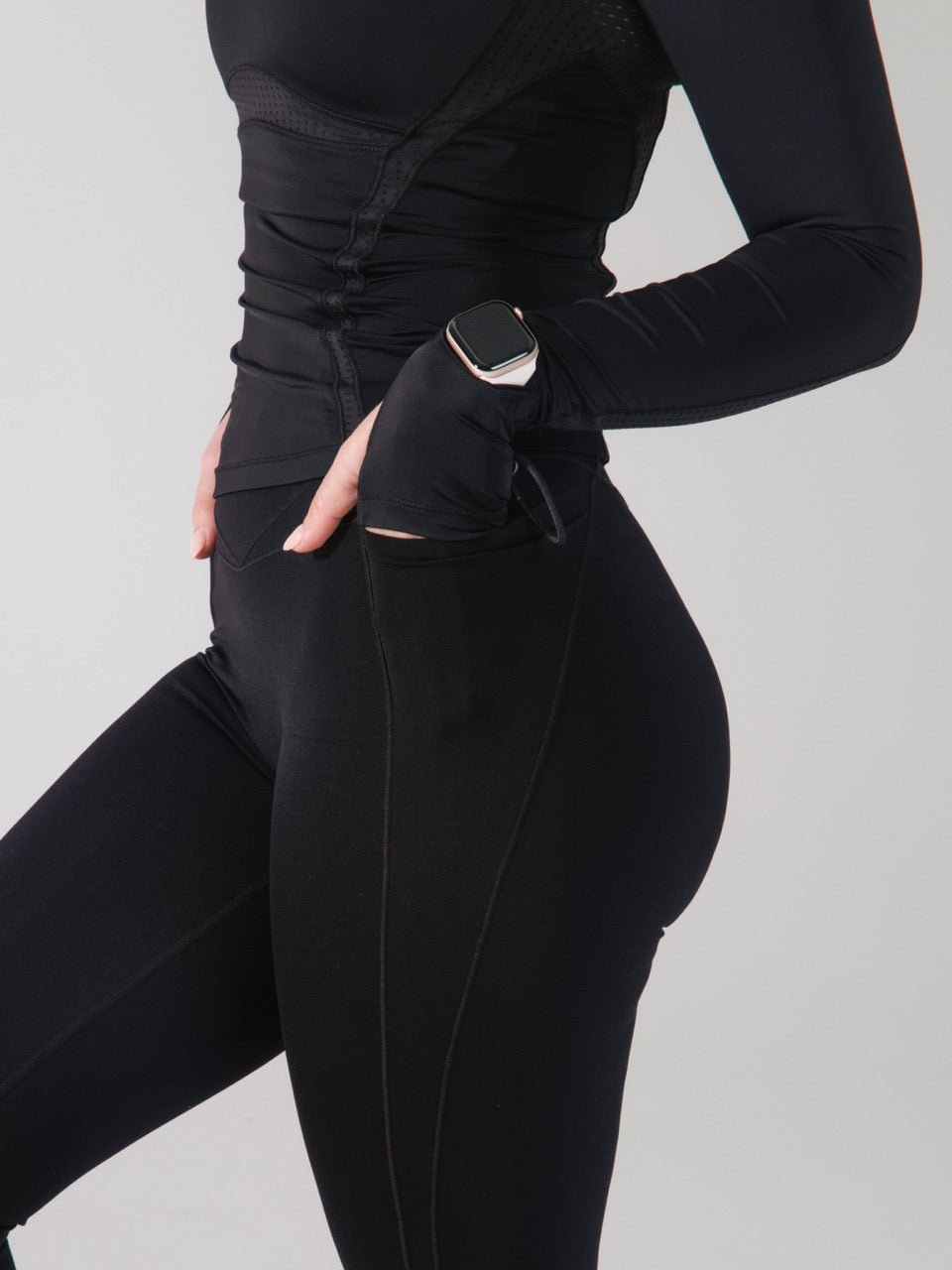 Storm Hip Top - Onyx Black